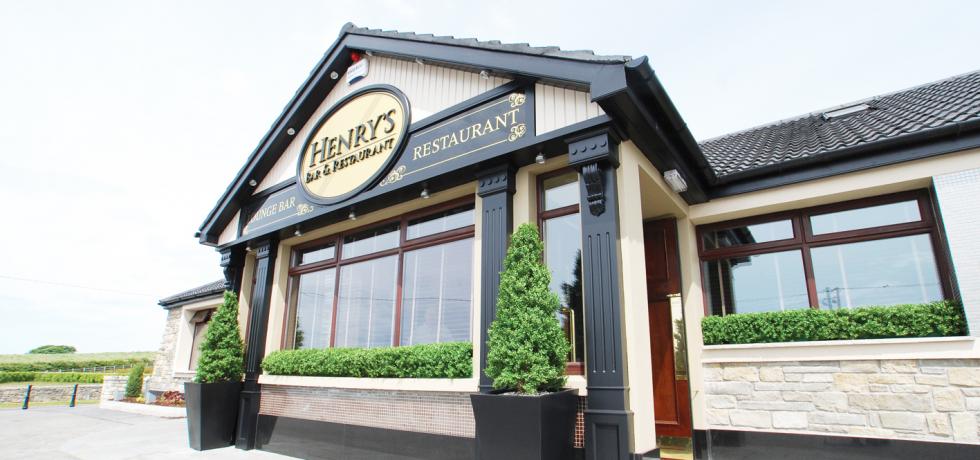 Henrys Bar and restaurant